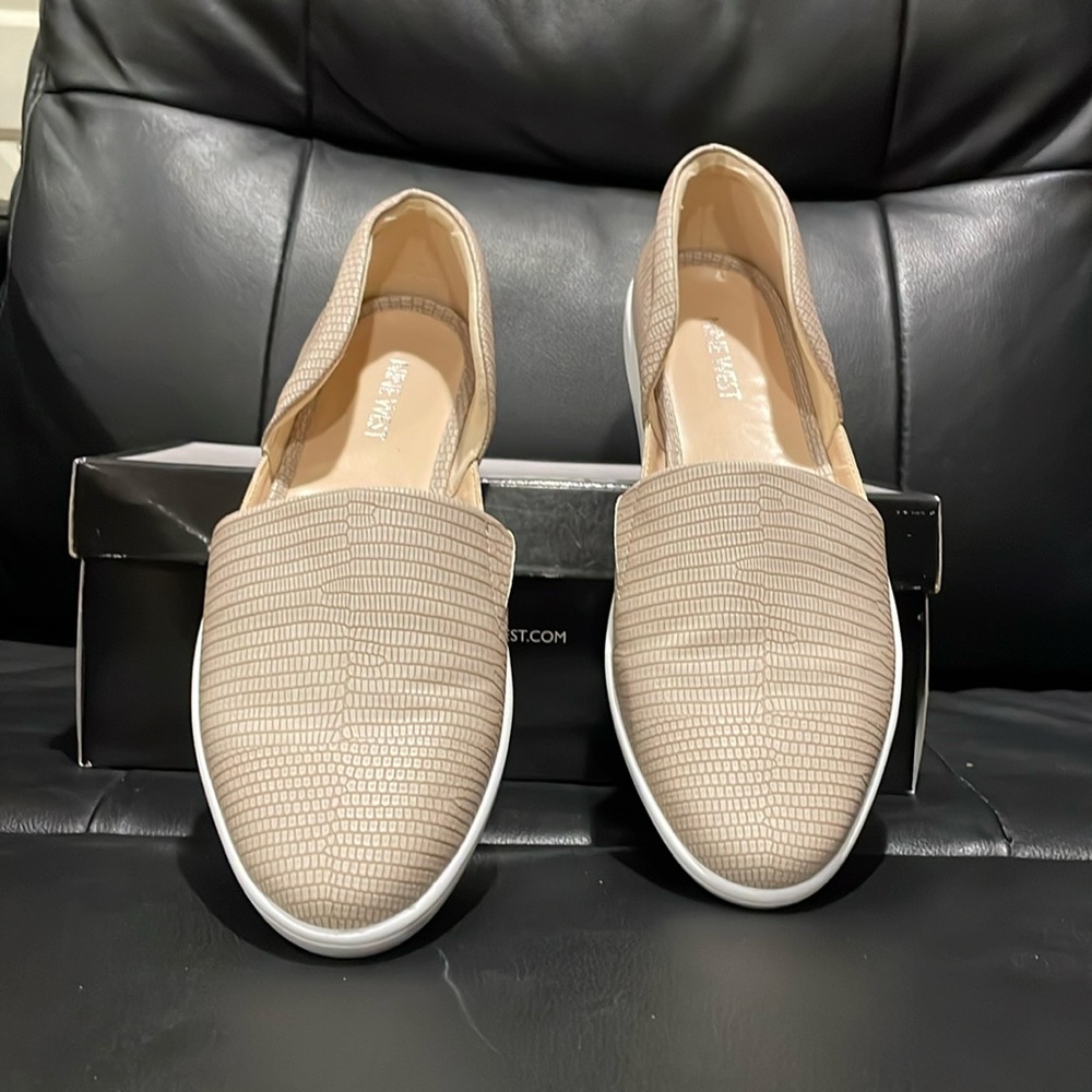 Nine West slip on shoe. 8.5